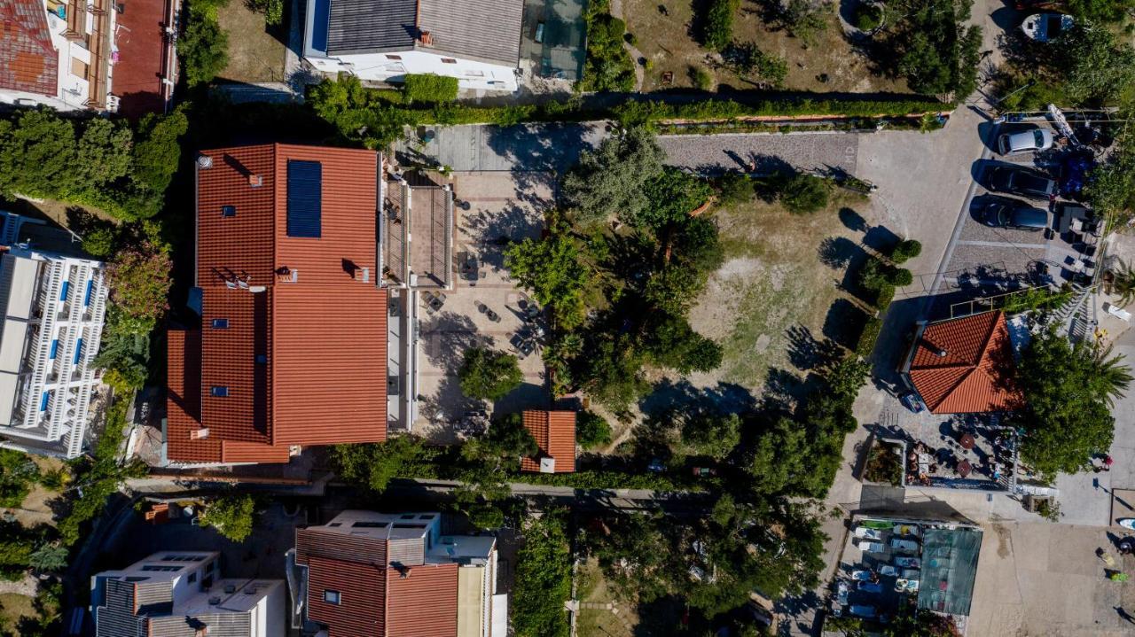 Apartments Vesela Banjol Eksteriør billede
