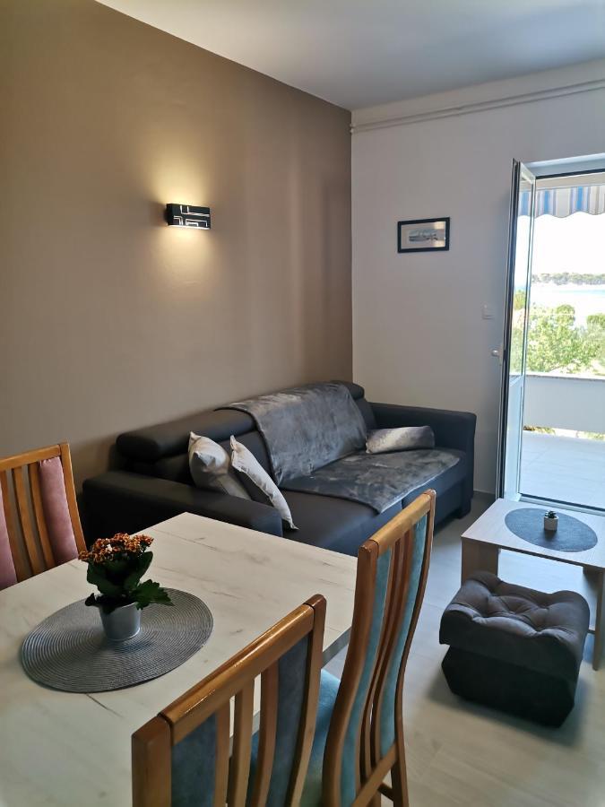 Apartments Vesela Banjol Eksteriør billede